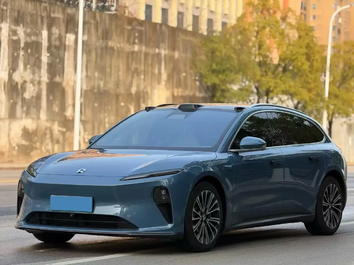 2023 NIO ET5T BEV 75KWH