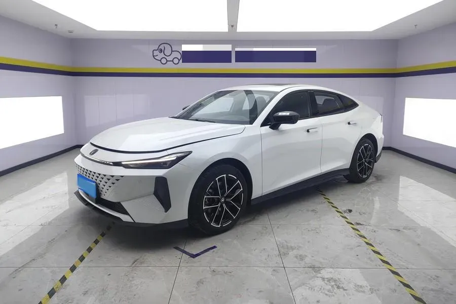 2024 ChangAn UNI-V iDD 1.5L 110HP L4 E-CVT PHEV 18.99KWH,autocango,china used car exporter,china ev exporter,chinese used car exporter,chinese used ev exporter