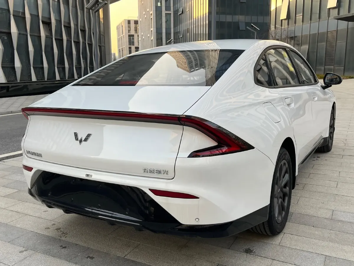 2025 WuLing XingGuang 1.5L 106HP L4 E-CVT PHEV,autocango,china used car exporter,china ev exporter,chinese used car exporter,chinese used ev exporter