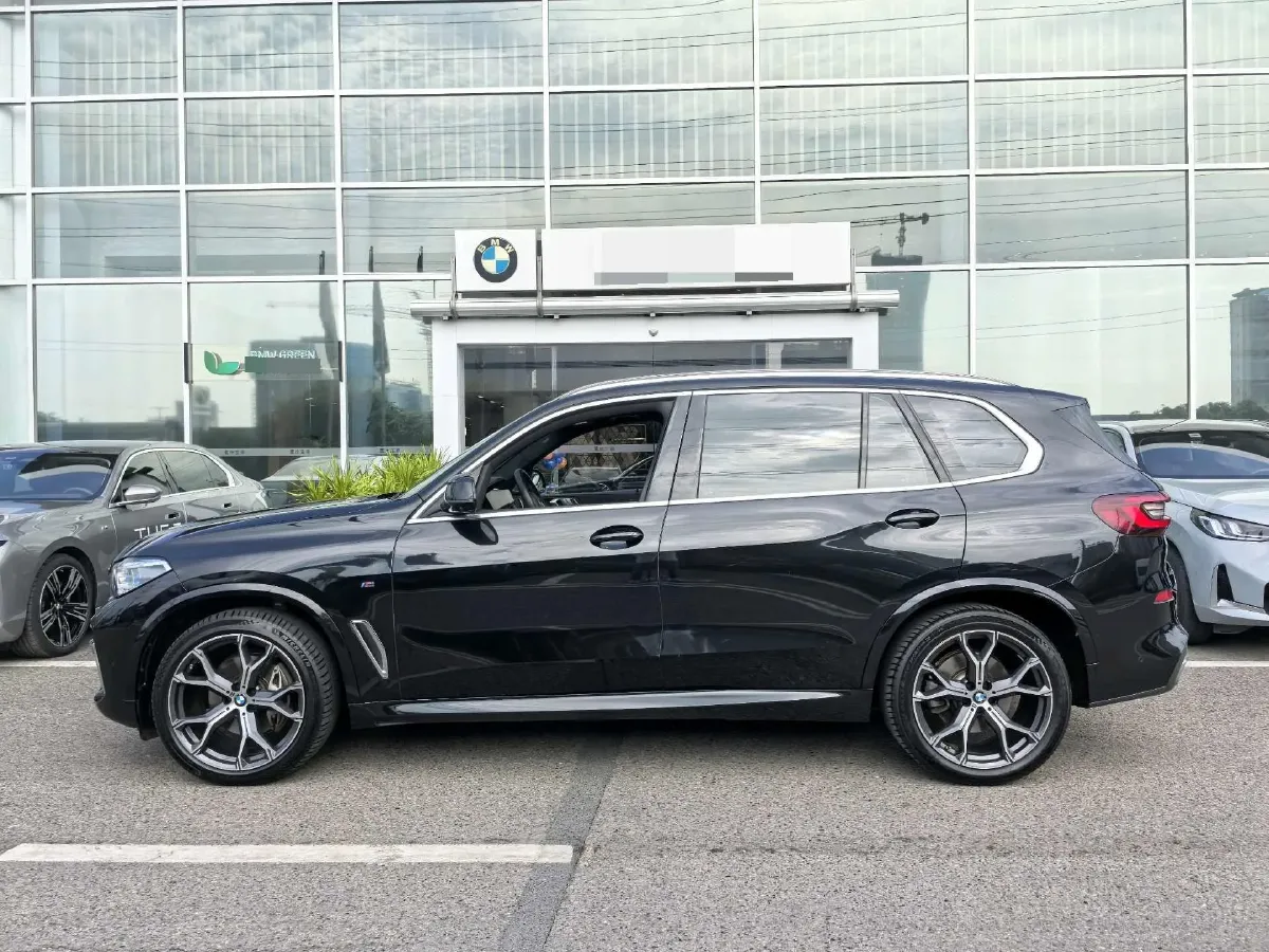 2022 BMW X5 3.0T 333HP L6 8AT,autocango,china used car exporter,china ev exporter,chinese used car exporter,chinese used ev exporter