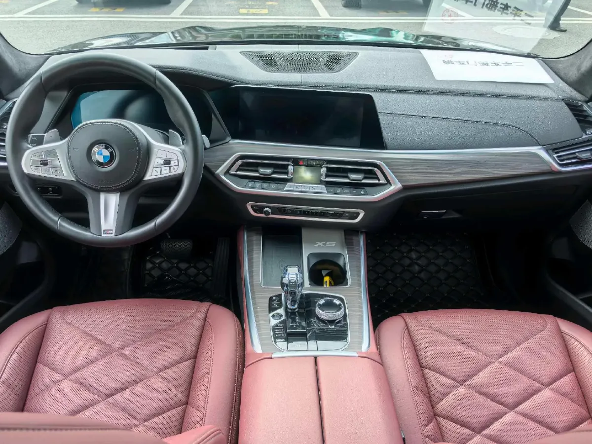 2022 BMW X5 3.0T 333HP L6 8AT,autocango,china used car exporter,china ev exporter,chinese used car exporter,chinese used ev exporter