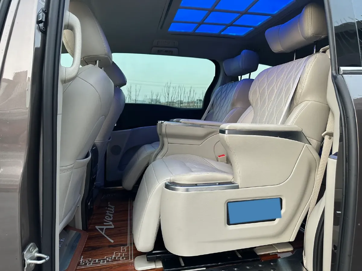 2021 Buick GL8 2.0T 237HP L4 9AT,autocango,china used car exporter,china ev exporter,chinese used car exporter,chinese used ev exporter