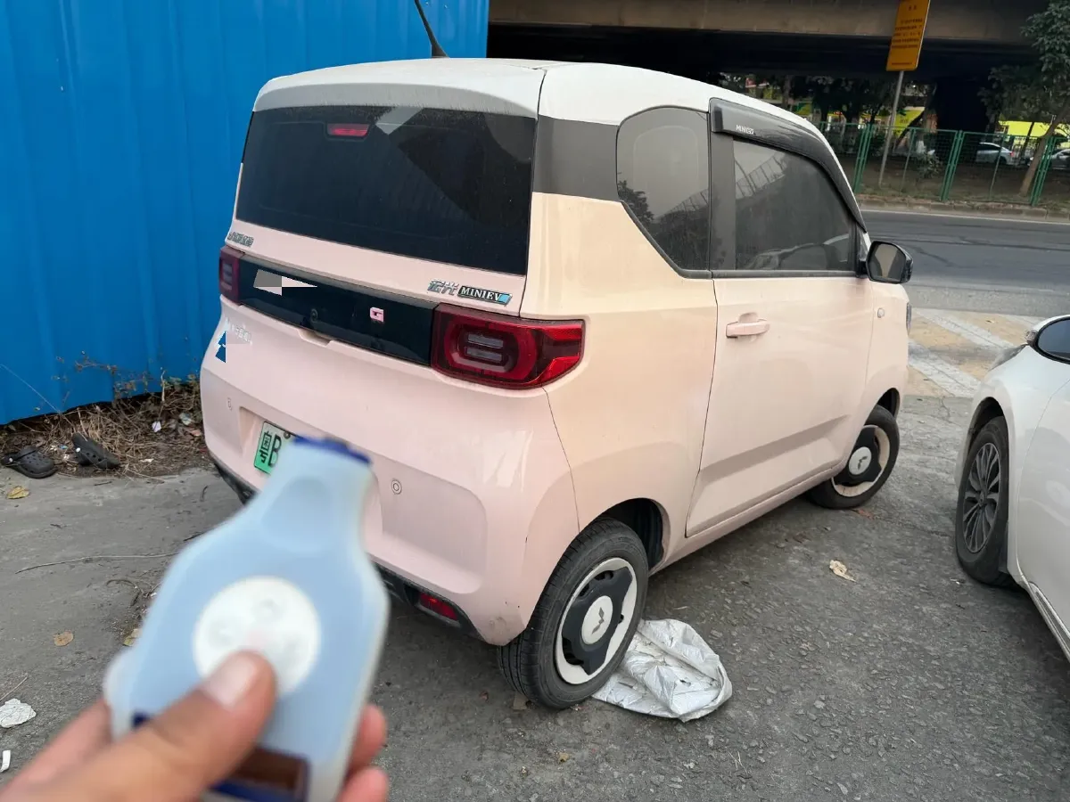 2021 WuLing HongGuang MINI EV BEV 9.3KWH,autocango,china used car exporter,china ev exporter,chinese used car exporter,chinese used ev exporter