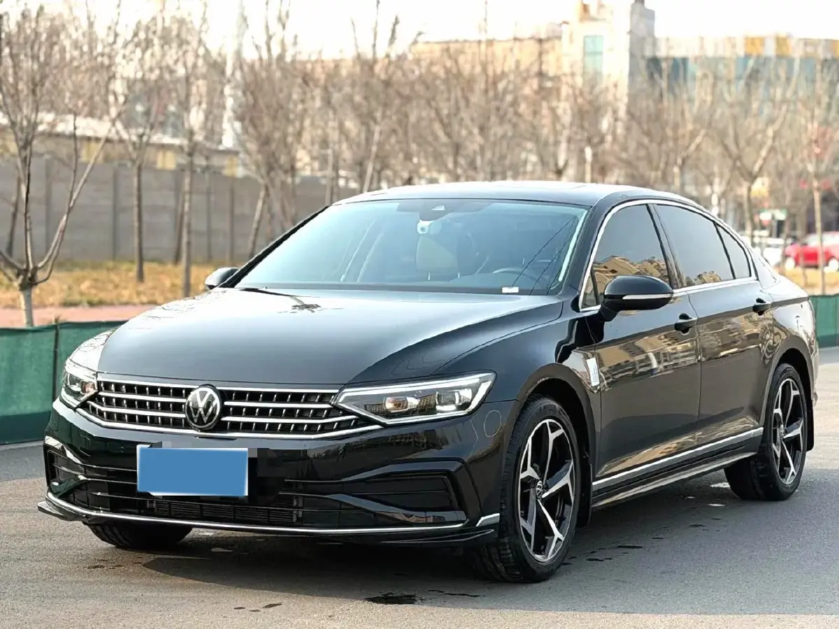 2025 Volkswagen Magotan 2.0T 186HP L4 7DCT