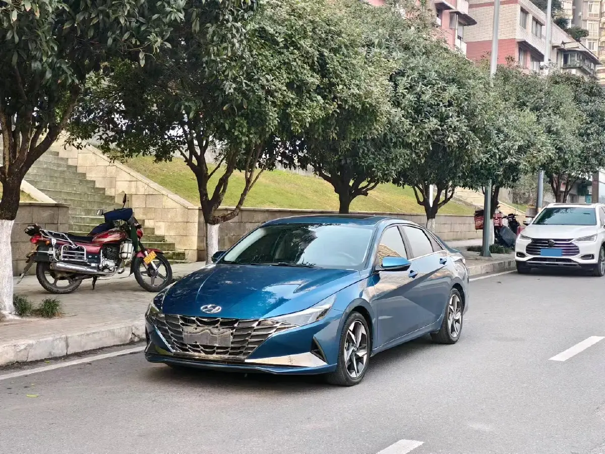 2022 Hyundai Elantra 1.5L 115HP L4 CVT