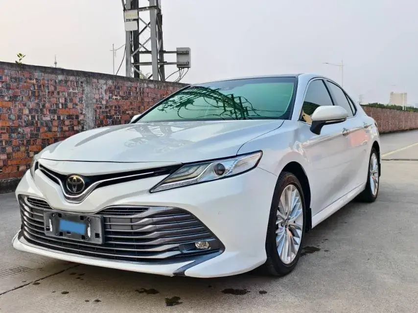 2018 Toyota Camry 2.5L 209HP L4 8AT