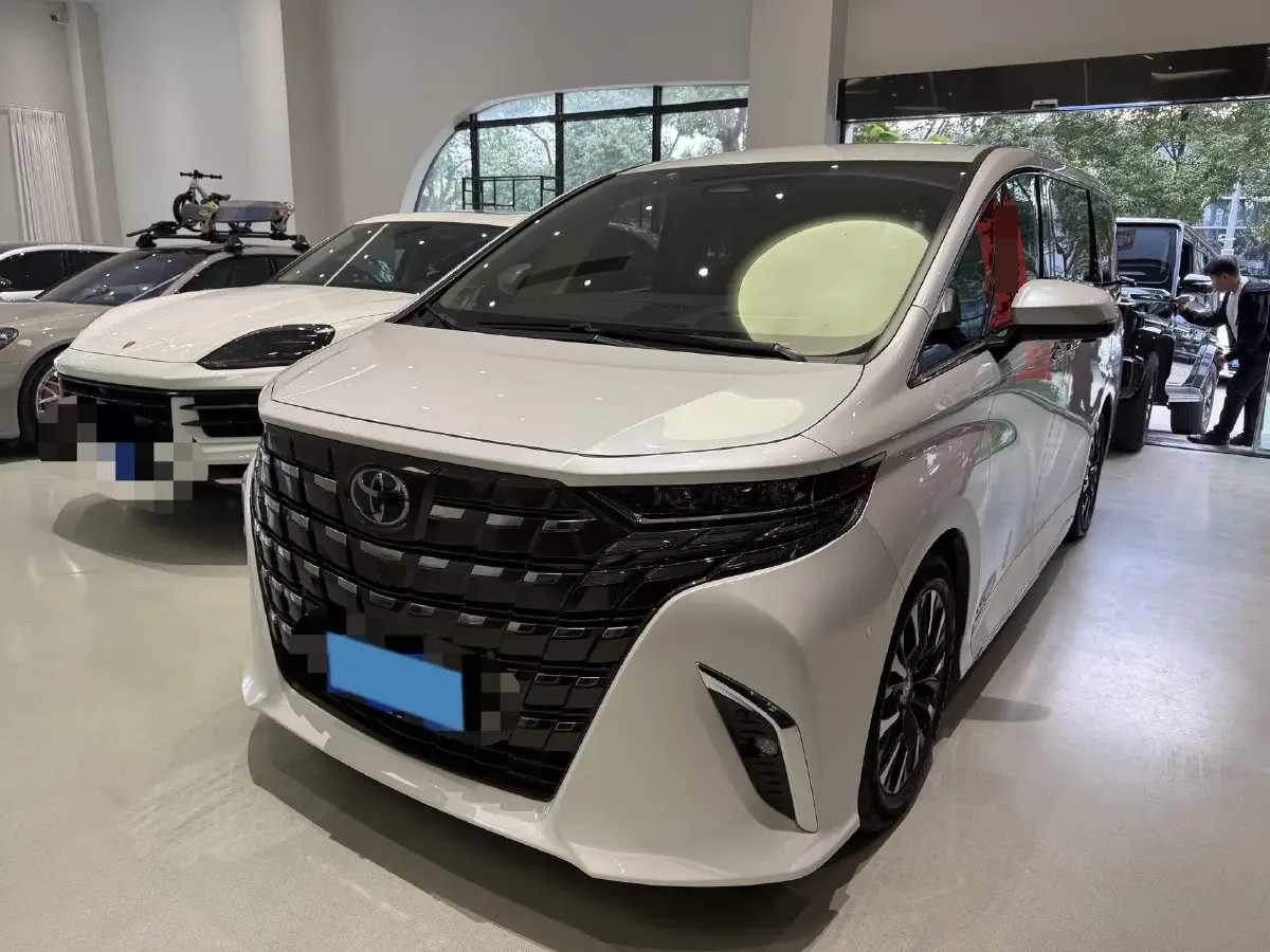 2024 Toyota Alphard 2.5L 190HP L4 E-CVT Hybrid