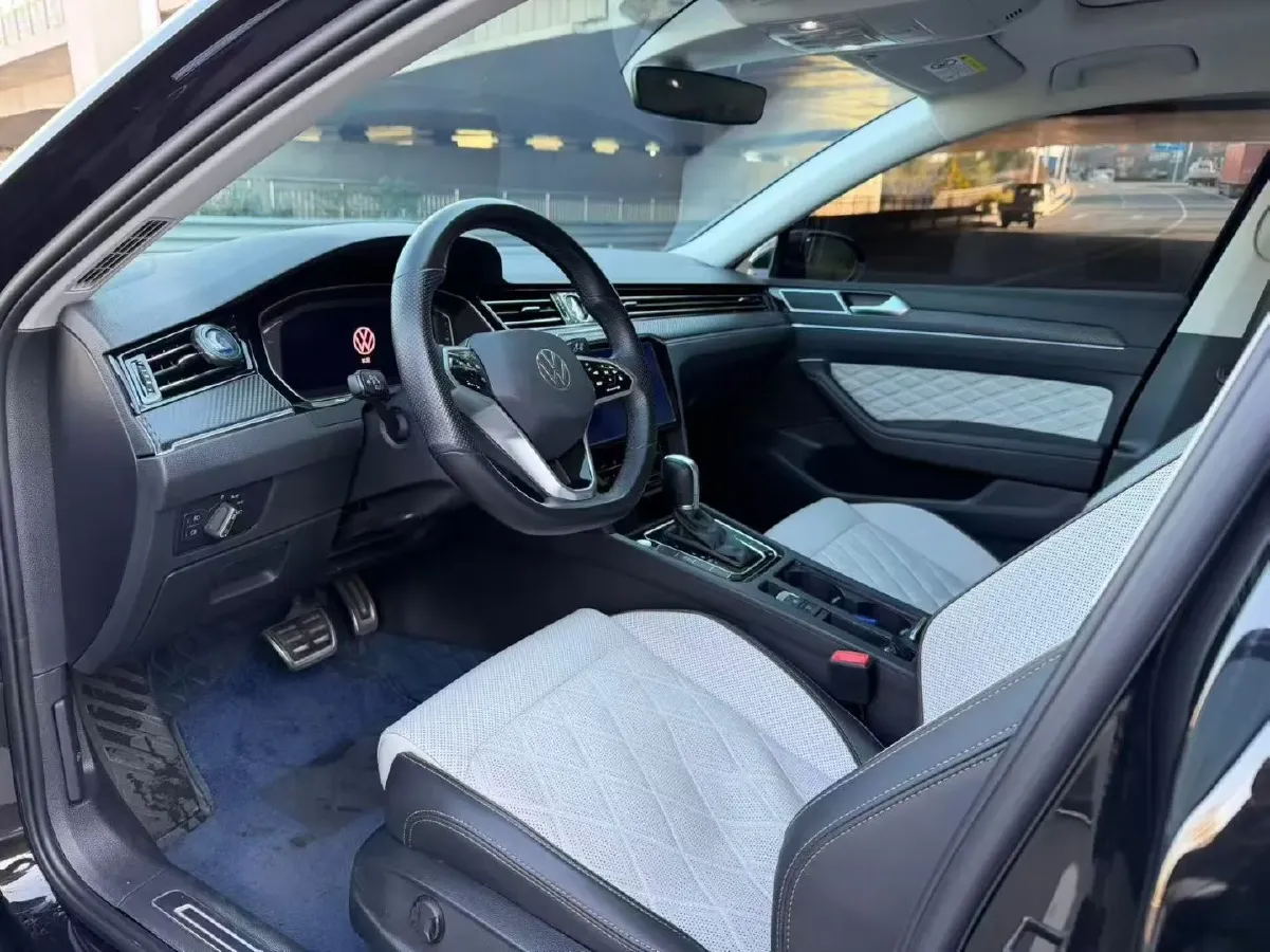 2023 Volkswagen Magotan 2.0T 186HP L4 7DCT,autocango,china used car exporter,china ev exporter,chinese used car exporter,chinese used ev exporter