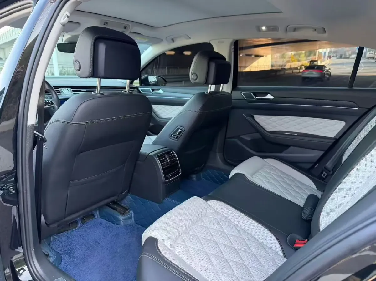 2023 Volkswagen Magotan 2.0T 186HP L4 7DCT,autocango,china used car exporter,china ev exporter,chinese used car exporter,chinese used ev exporter