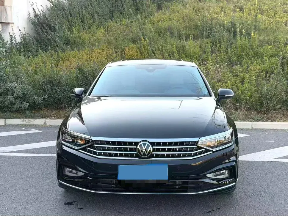 2023 Volkswagen Magotan 2.0T 186HP L4 7DCT,autocango,china used car exporter,china ev exporter,chinese used car exporter,chinese used ev exporter