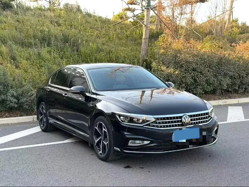 2023 Volkswagen Magotan 2.0T 186HP L4 7DCT,autocango,china used car exporter,china ev exporter,chinese used car exporter,chinese used ev exporter