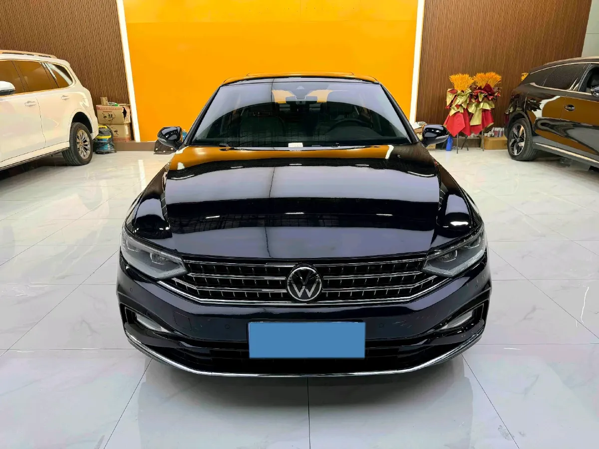 2023 Volkswagen Magotan 2.0T 186HP L4 7DCT,autocango,china used car exporter,china ev exporter,chinese used car exporter,chinese used ev exporter