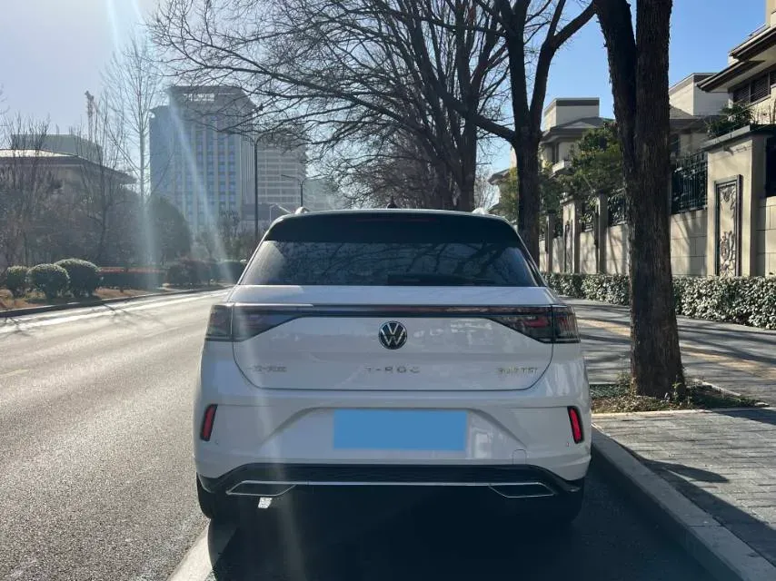 2023 Volkswagen T-Roc 1.5T 160HP L4 7DCT,autocango,china used car exporter,china ev exporter,chinese used car exporter,chinese used ev exporter