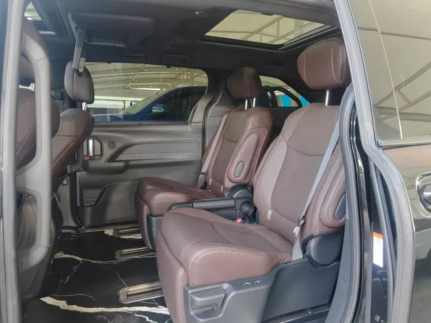 2023 Toyota Granvia 2.5L 189HP L4 E-CVT Hybrid,autocango,china used car exporter,china ev exporter,chinese used car exporter,chinese used ev exporter