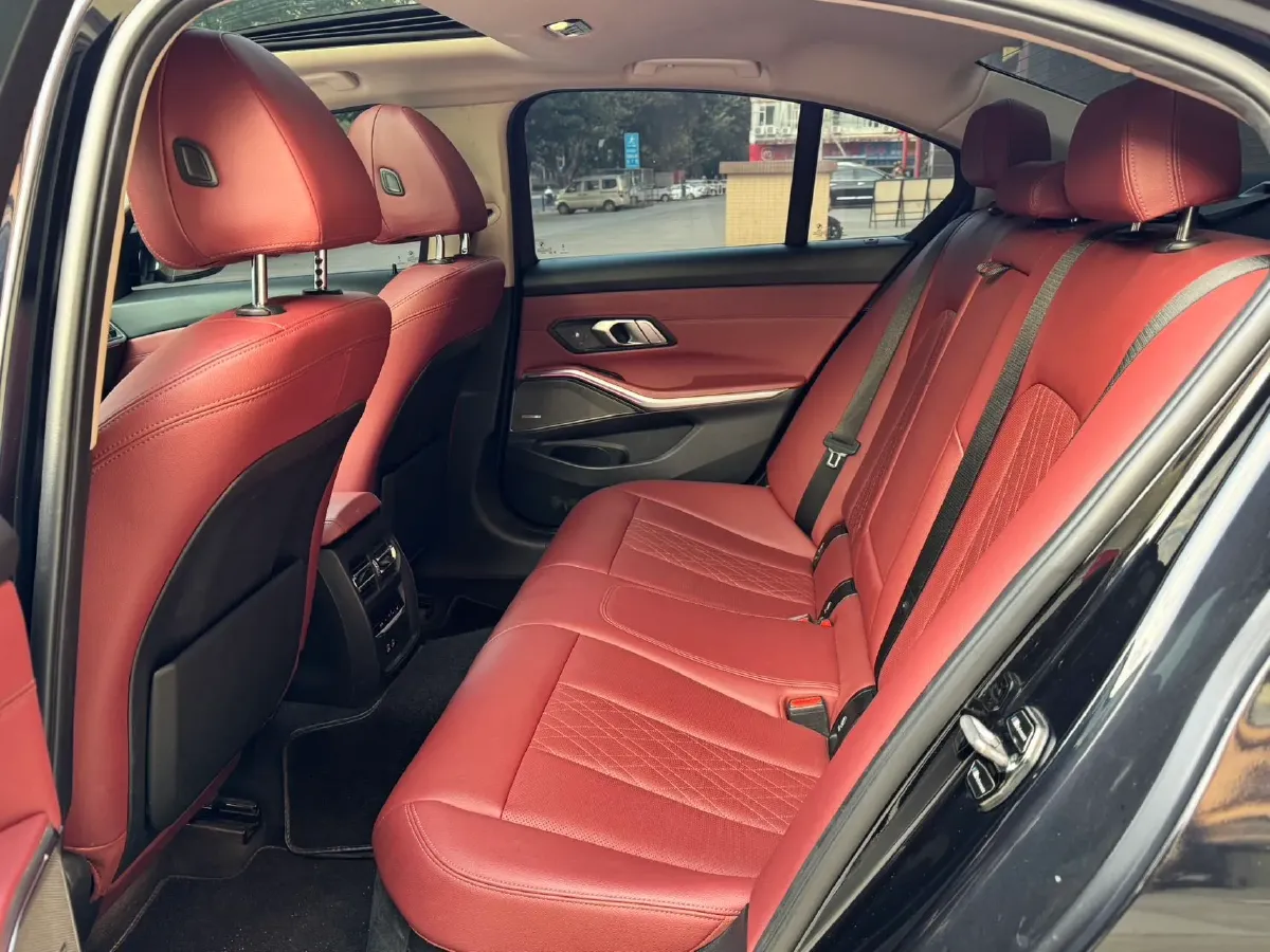 2022 BMW 3 Series 2.0T 184HP L4 8AT,autocango,china used car exporter,china ev exporter,chinese used car exporter,chinese used ev exporter