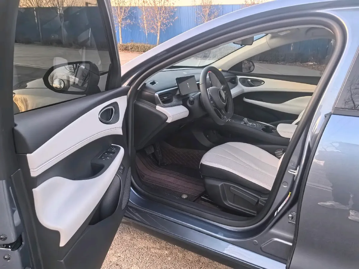 2025 BYD Seal05 DM-i 1.5L 101HP L4 E-CVT PHEV 7.68KWH,autocango,china used car exporter,china ev exporter,chinese used car exporter,chinese used ev exporter