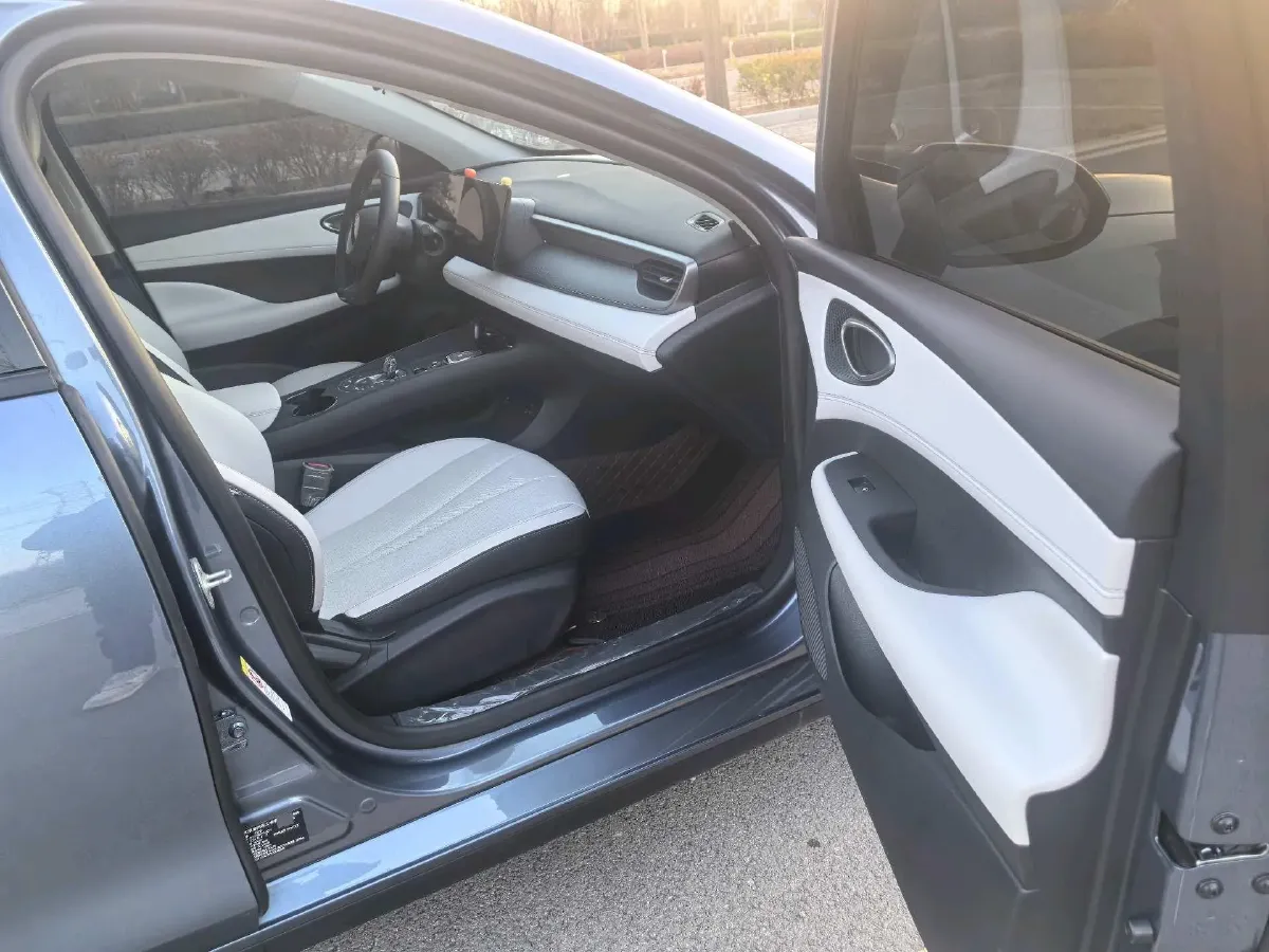 2025 BYD Seal05 DM-i 1.5L 101HP L4 E-CVT PHEV 7.68KWH,autocango,china used car exporter,china ev exporter,chinese used car exporter,chinese used ev exporter