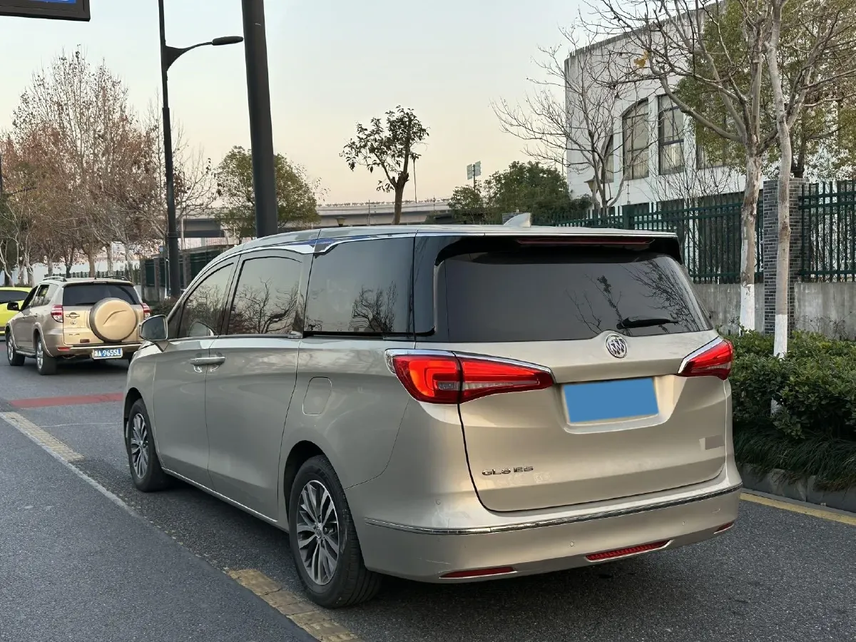 2018 Buick GL8 2.0T 260HP L4 6AT,autocango,china used car exporter,china ev exporter,chinese used car exporter,chinese used ev exporter
