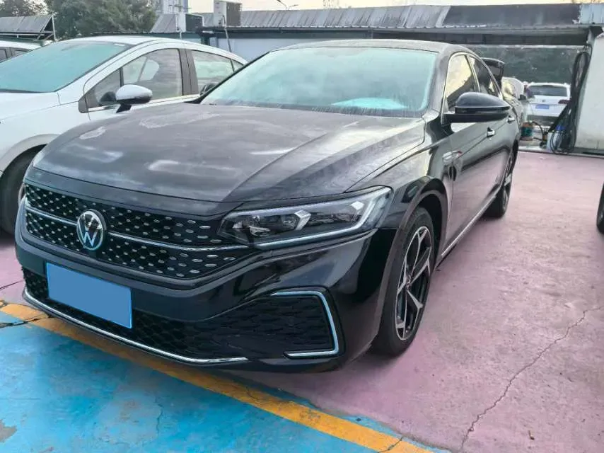2024 Volkswagen Passat 2.0T 186HP L4 7DCT,autocango,china used car exporter,china ev exporter,chinese used car exporter,chinese used ev exporter