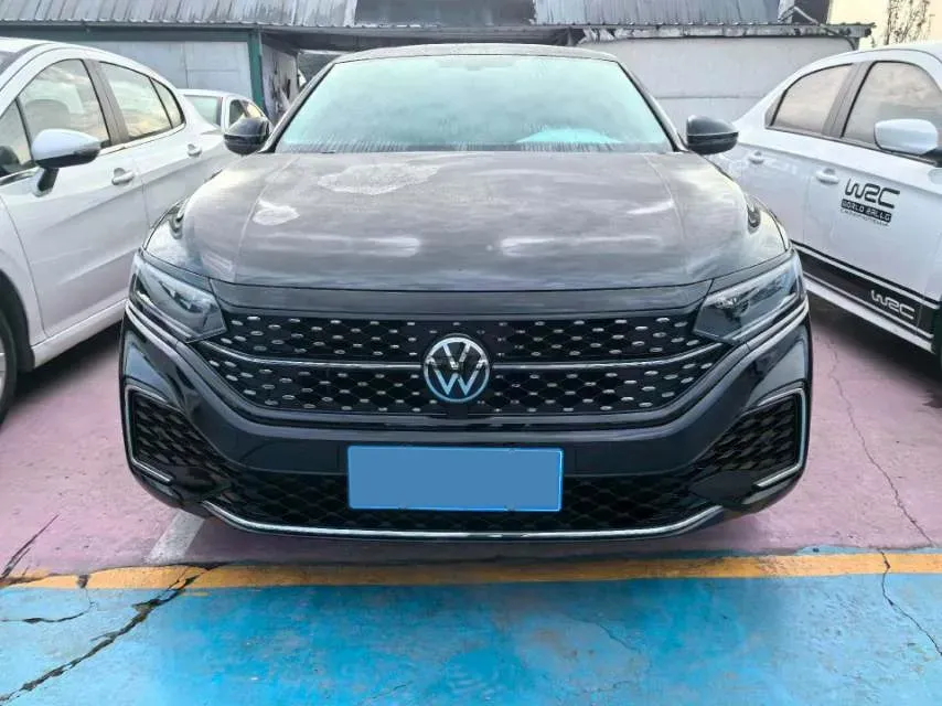 2024 Volkswagen Passat 2.0T 186HP L4 7DCT,autocango,china used car exporter,china ev exporter,chinese used car exporter,chinese used ev exporter