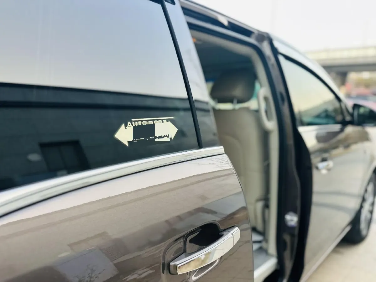 2022 Buick GL8 2.0T 237HP L4 9AT,autocango,china used car exporter,china ev exporter,chinese used car exporter,chinese used ev exporter