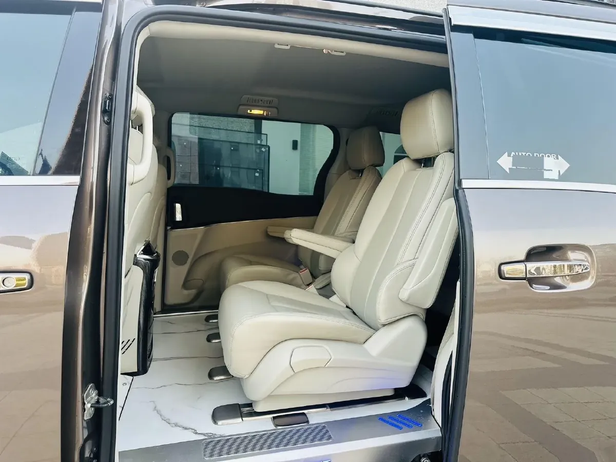 2022 Buick GL8 2.0T 237HP L4 9AT,autocango,china used car exporter,china ev exporter,chinese used car exporter,chinese used ev exporter