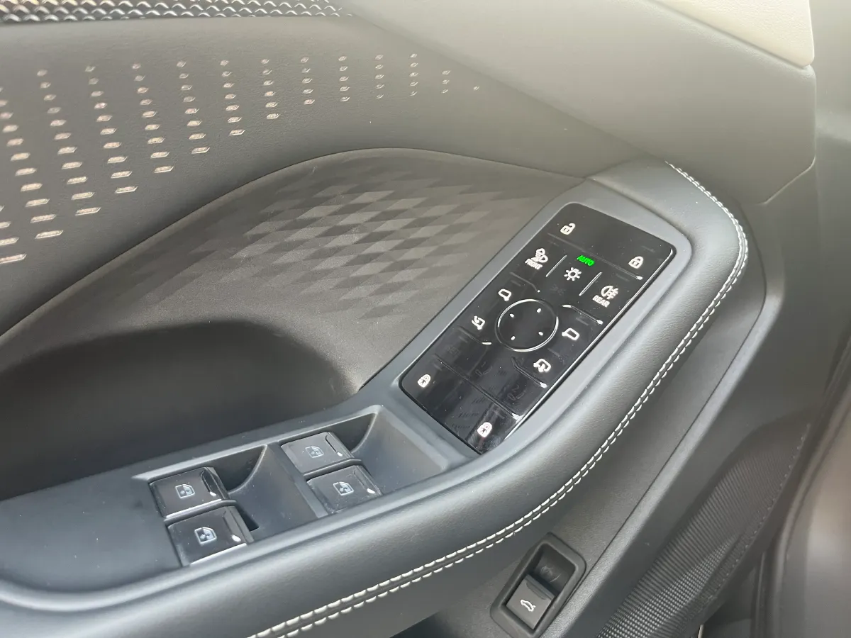 2026 Audi A5L 2.0T 204HP L4 7DCT,autocango,china used car exporter,china ev exporter,chinese used car exporter,chinese used ev exporter