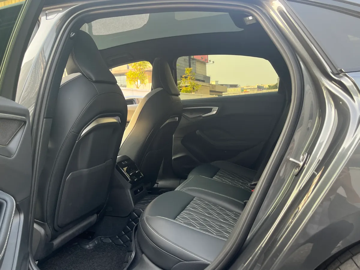 2026 Audi A5L 2.0T 204HP L4 7DCT,autocango,china used car exporter,china ev exporter,chinese used car exporter,chinese used ev exporter