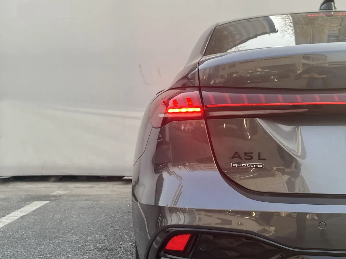 2026 Audi A5L 2.0T 204HP L4 7DCT,autocango,china used car exporter,china ev exporter,chinese used car exporter,chinese used ev exporter