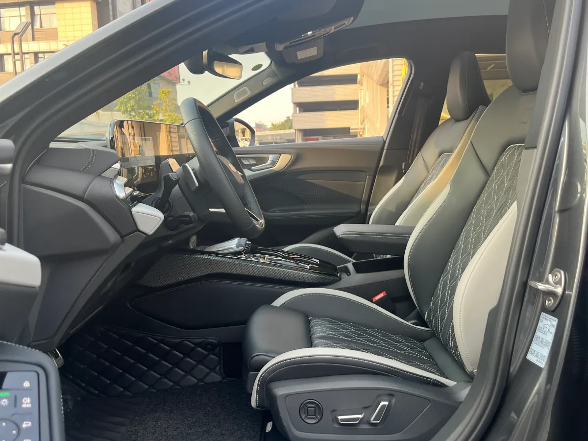 2026 Audi A5L 2.0T 204HP L4 7DCT,autocango,china used car exporter,china ev exporter,chinese used car exporter,chinese used ev exporter