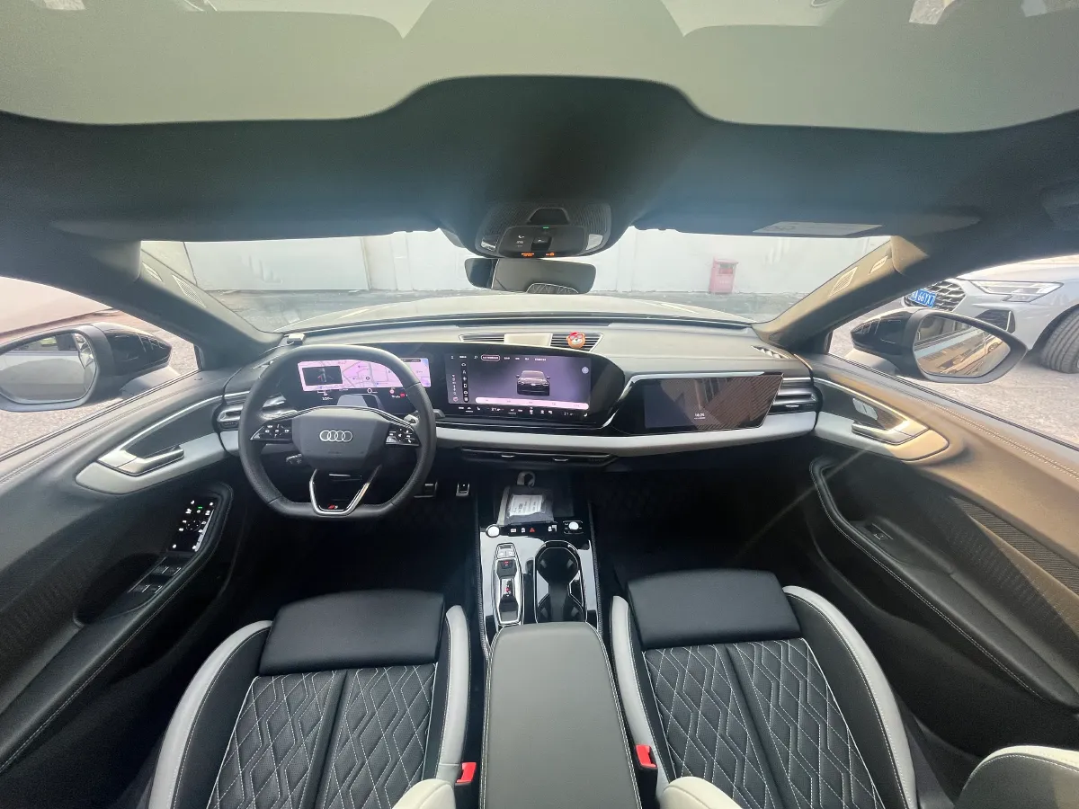 2026 Audi A5L 2.0T 204HP L4 7DCT,autocango,china used car exporter,china ev exporter,chinese used car exporter,chinese used ev exporter