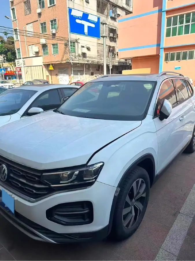 2019 Jeep Cherokee 2.0T 234HP L4 9AT