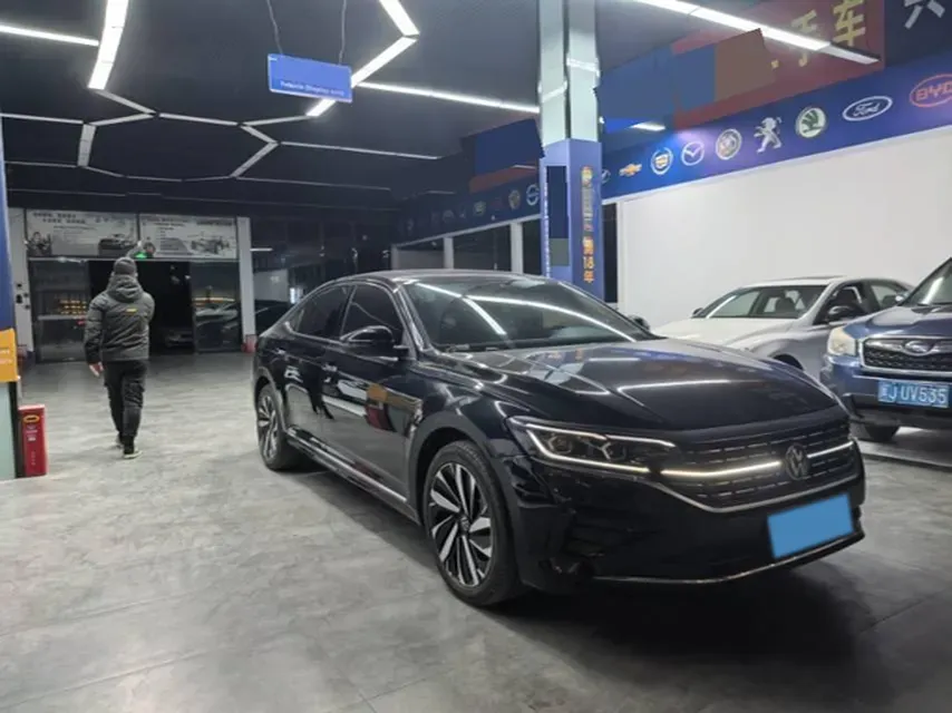 2023 Volkswagen Passat 2.0T 220HP L4 7DCT,autocango,china used car exporter,china ev exporter,chinese used car exporter,chinese used ev exporter