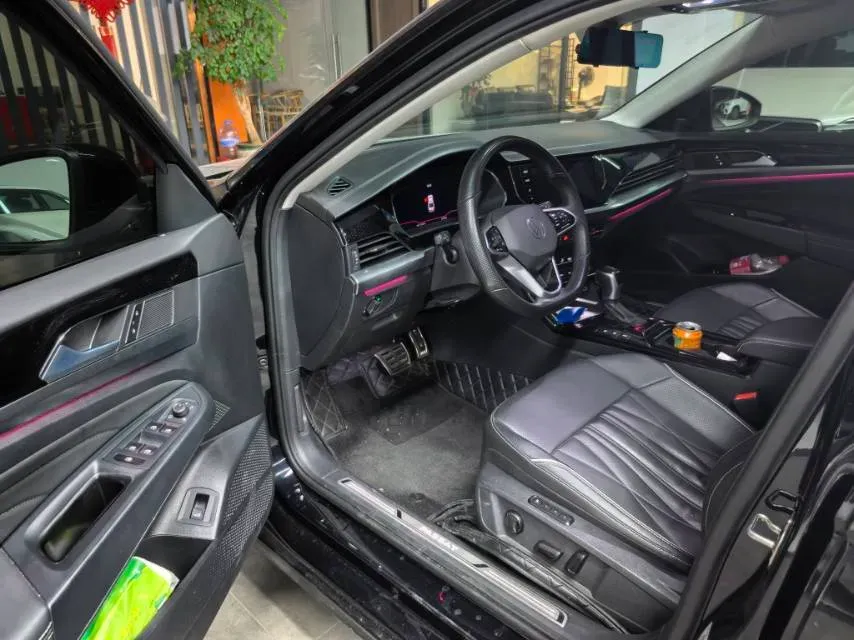 2023 Volkswagen Passat 2.0T 220HP L4 7DCT,autocango,china used car exporter,china ev exporter,chinese used car exporter,chinese used ev exporter