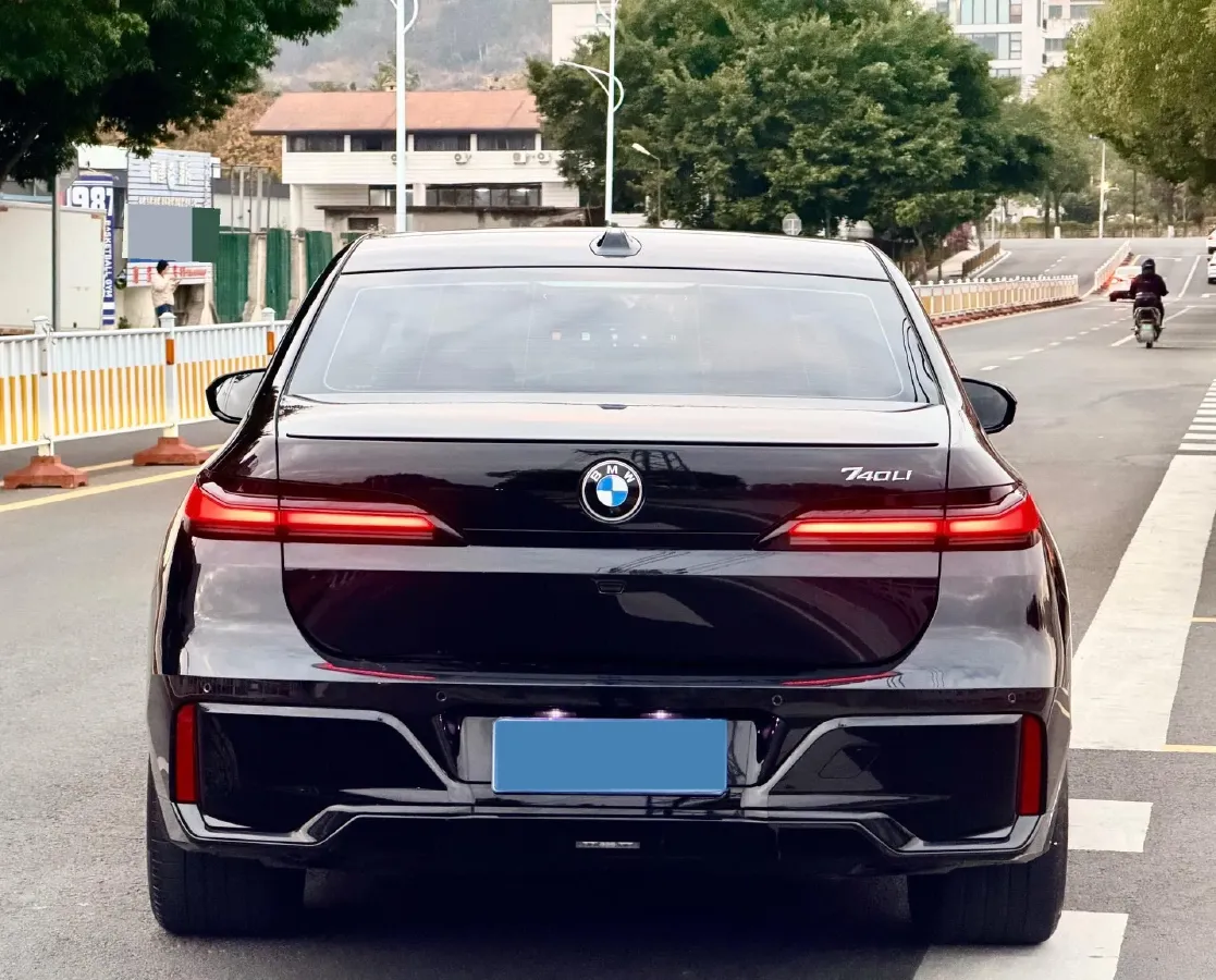2023 BMW 7 Series 3.0T 381HP L6 8AT,autocango,china used car exporter,china ev exporter,chinese used car exporter,chinese used ev exporter