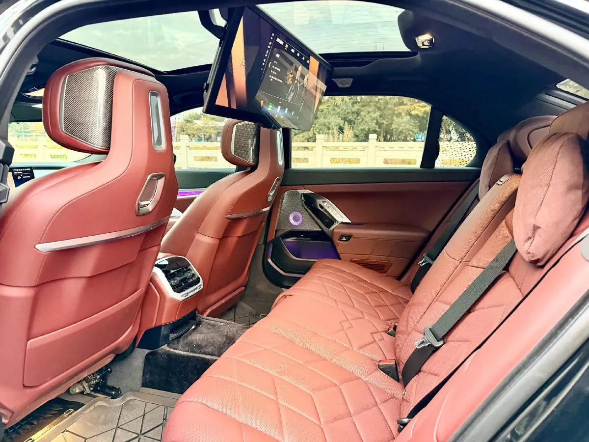 2023 BMW 7 Series 3.0T 381HP L6 8AT,autocango,china used car exporter,china ev exporter,chinese used car exporter,chinese used ev exporter