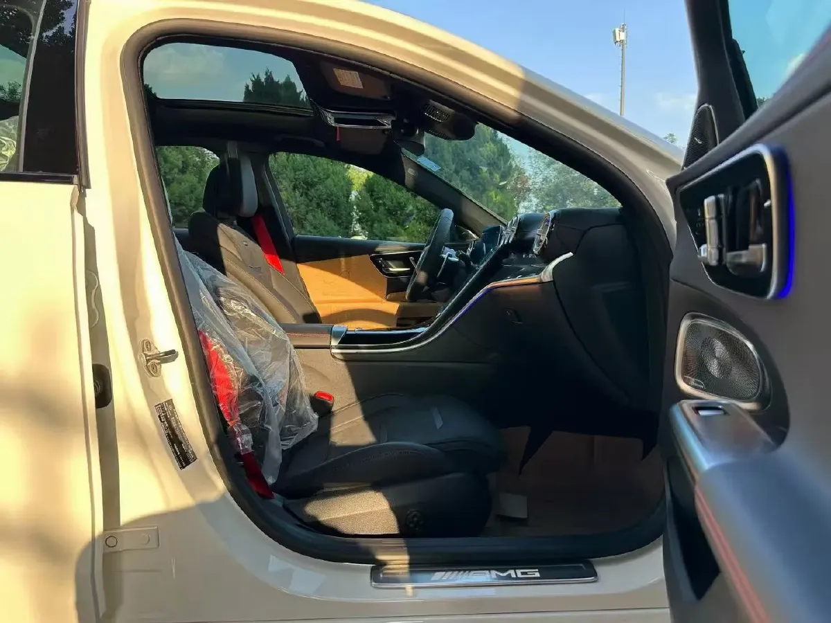 2024 Mercedes-Benz C AMG 2.0T 408HP L4 9AT,autocango,china used car exporter,china ev exporter,chinese used car exporter,chinese used ev exporter