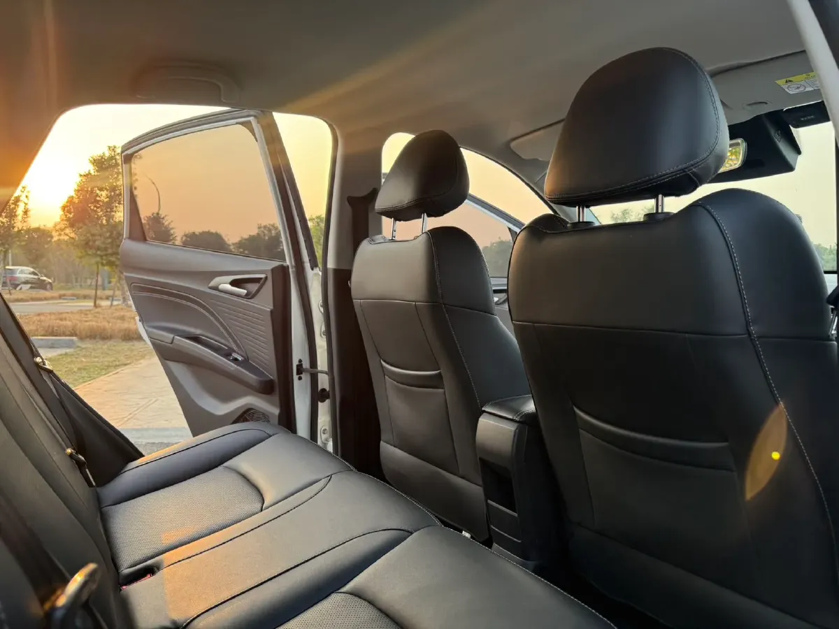 2023 Nissan Kicks 1.5L 122HP L4 CVT,autocango,china used car exporter,china ev exporter,chinese used car exporter,chinese used ev exporter