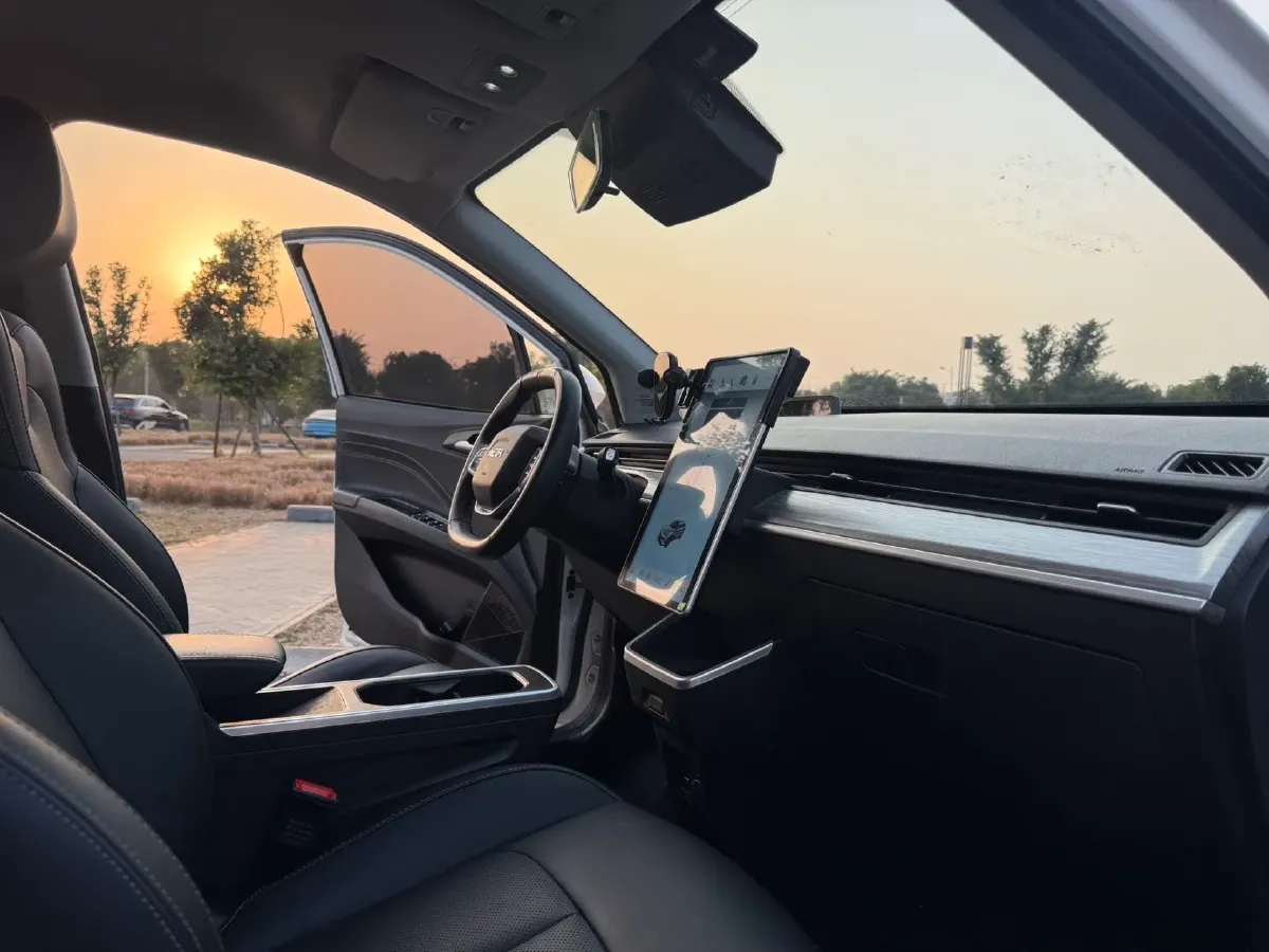 2023 Nissan Kicks 1.5L 122HP L4 CVT,autocango,china used car exporter,china ev exporter,chinese used car exporter,chinese used ev exporter