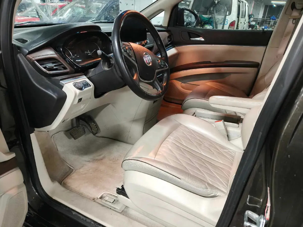 2022 Buick GL8 2.0T 237HP L4 9AT,autocango,china used car exporter,china ev exporter,chinese used car exporter,chinese used ev exporter