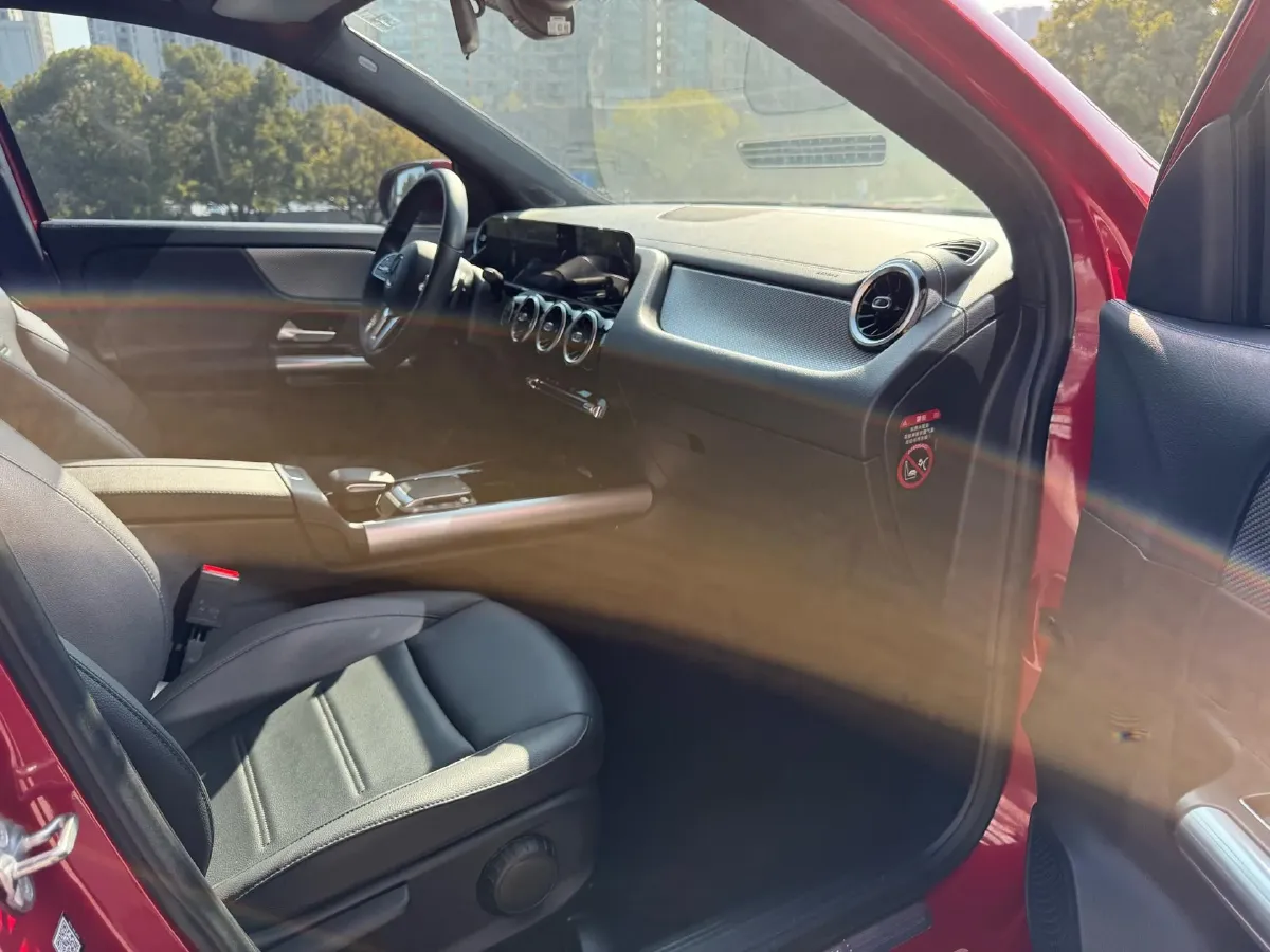 2022 Mercedes-Benz GLA Class 1.3T 163HP L4 7DCT,autocango,china used car exporter,china ev exporter,chinese used car exporter,chinese used ev exporter