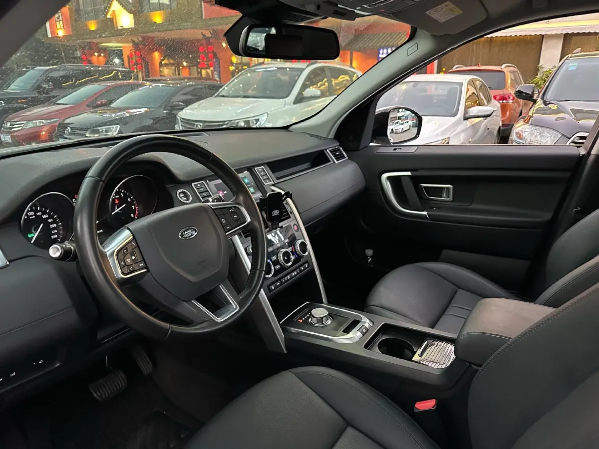 2018 Land Rover Discovery Sport 2.0T 241HP L4 9AT,autocango,china used car exporter,china ev exporter,chinese used car exporter,chinese used ev exporter