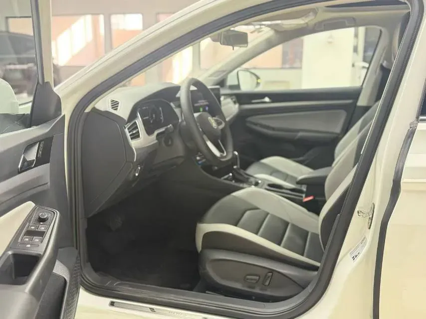 2025 Volkswagen Bora 1.5T 160HP L4 7DCT,autocango,china used car exporter,china ev exporter,chinese used car exporter,chinese used ev exporter
