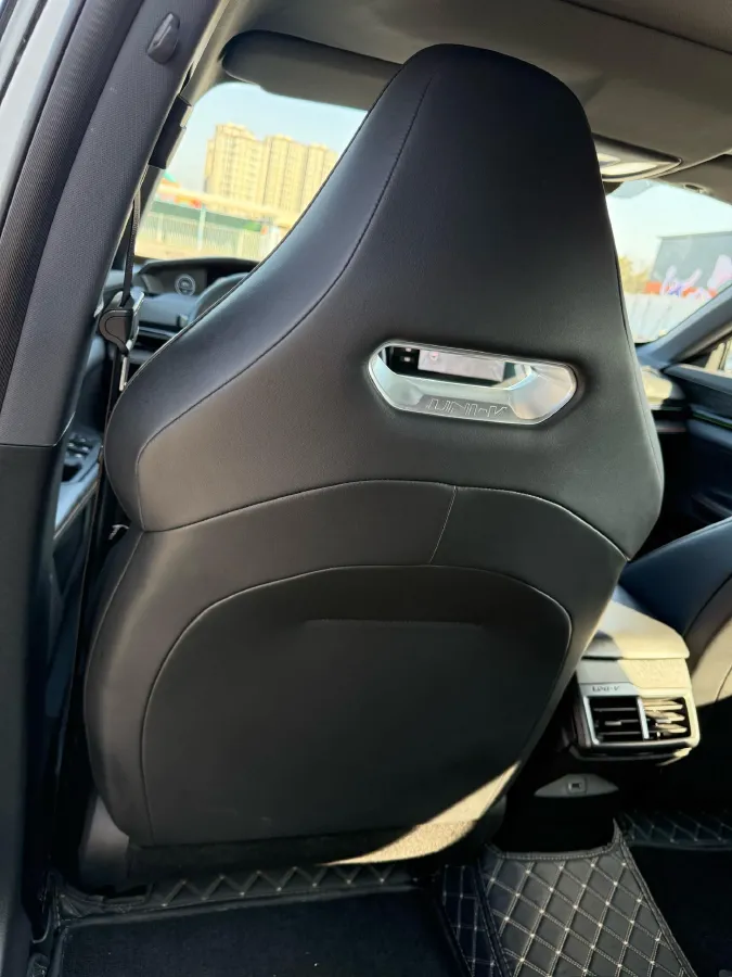 2024 ChangAn UNI-V 1.5T 188HP L4 7DCT,autocango,china used car exporter,china ev exporter,chinese used car exporter,chinese used ev exporter