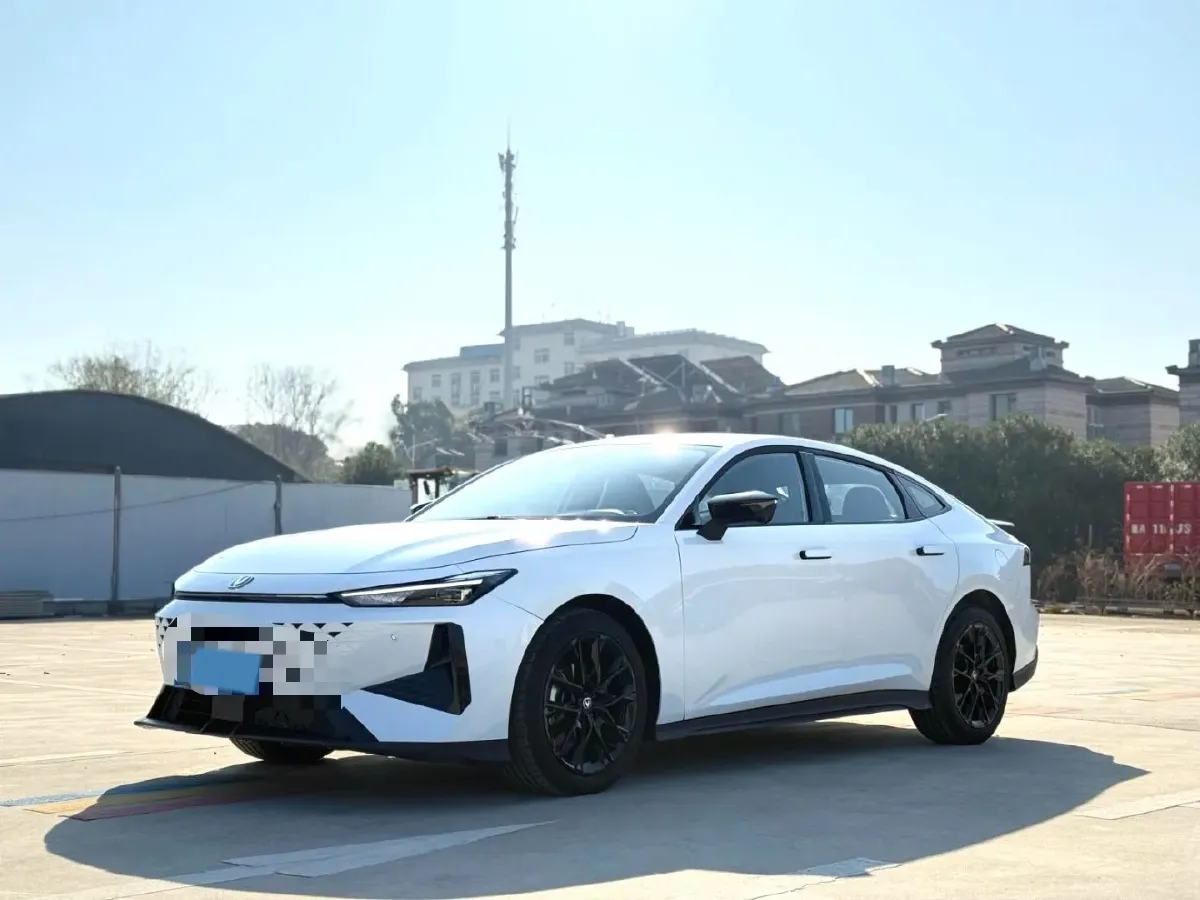 2024 ChangAn UNI-V 1.5T 188HP L4 7DCT,autocango,china used car exporter,china ev exporter,chinese used car exporter,chinese used ev exporter