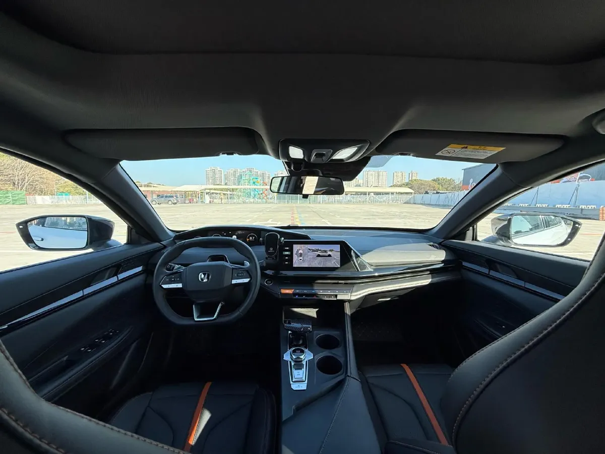 2024 ChangAn UNI-V 1.5T 188HP L4 7DCT,autocango,china used car exporter,china ev exporter,chinese used car exporter,chinese used ev exporter