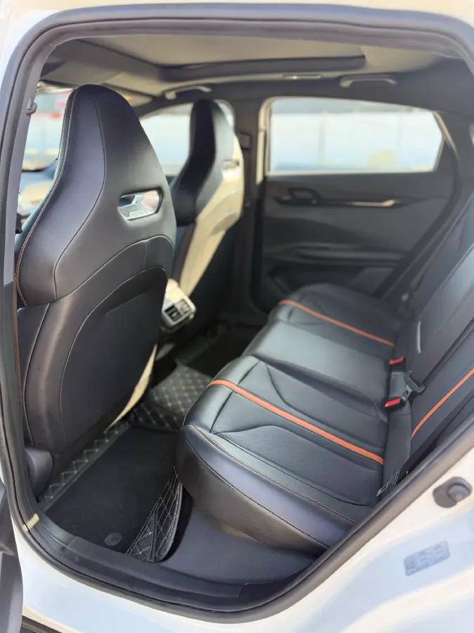 2024 ChangAn UNI-V 1.5T 188HP L4 7DCT,autocango,china used car exporter,china ev exporter,chinese used car exporter,chinese used ev exporter