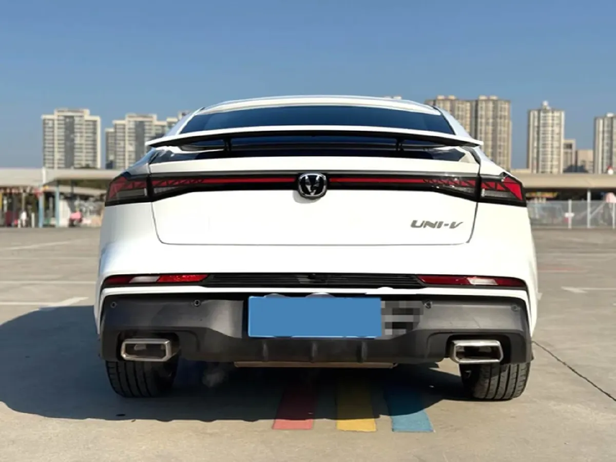 2024 ChangAn UNI-V 1.5T 188HP L4 7DCT,autocango,china used car exporter,china ev exporter,chinese used car exporter,chinese used ev exporter