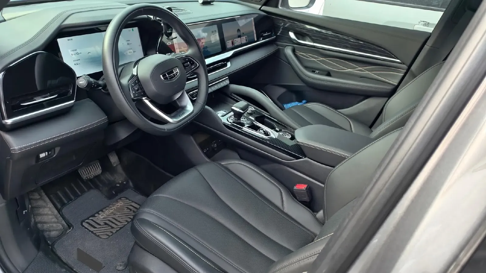 2024 Geely Monjaro 2.0T 218HP L4 7DCT,autocango,china used car exporter,china ev exporter,chinese used car exporter,chinese used ev exporter