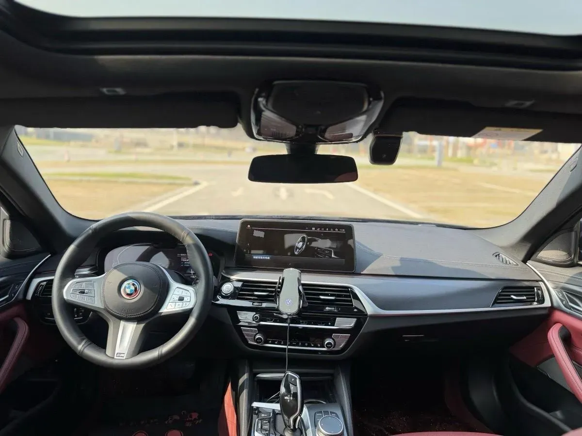 2021 BMW 5 Series 2.0T 184HP L4 8AT PHEV 17.7KWH,autocango,china used car exporter,china ev exporter,chinese used car exporter,chinese used ev exporter